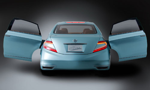  Nissan Intima:   Mercedes-CLS    